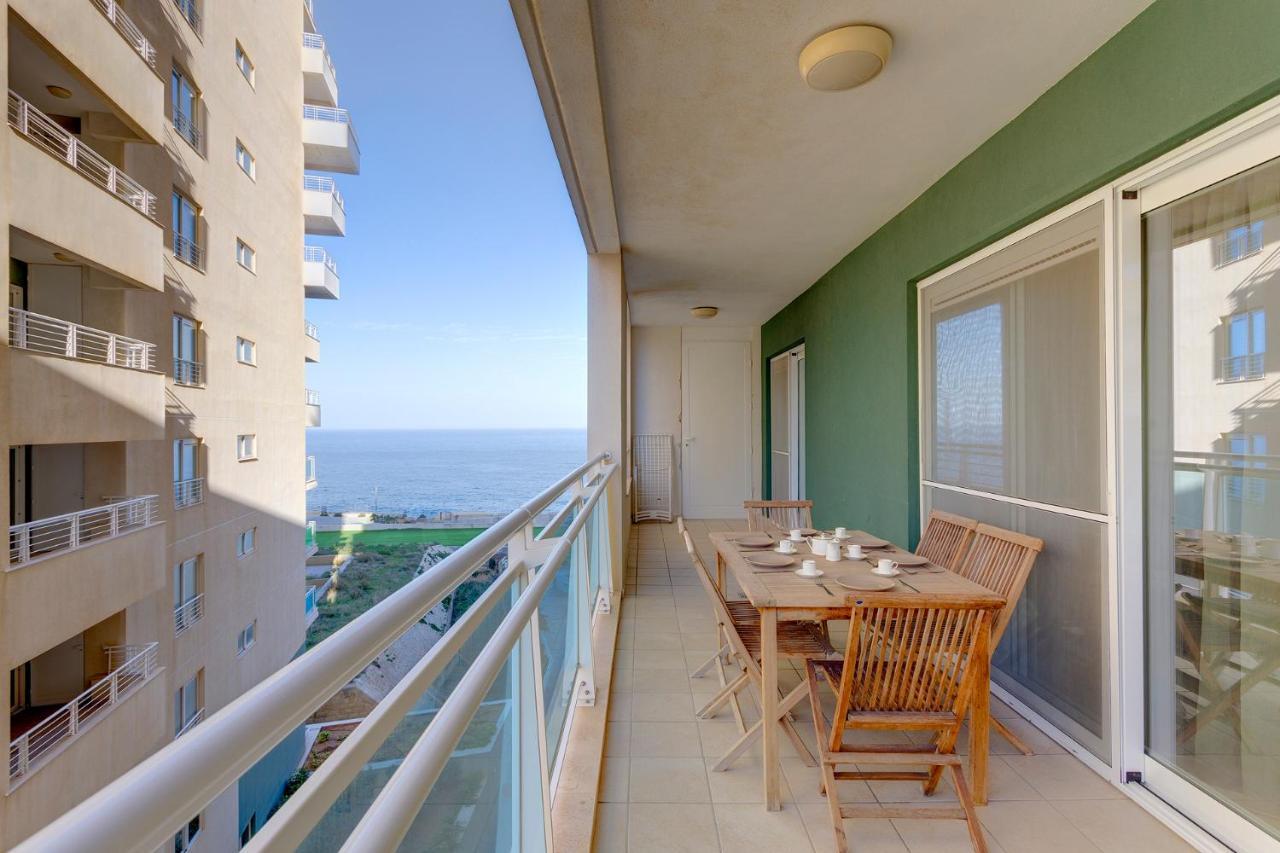 Luxury Apt W/ Side Seaviews And Pool, Top Location Sliema Exterior photo