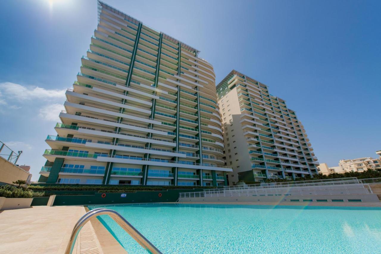 Luxury Apt W/ Side Seaviews And Pool, Top Location Sliema Exterior photo
